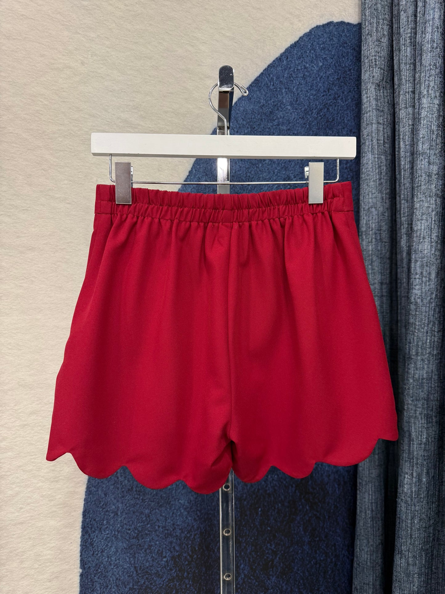 Scalloped Wine Short