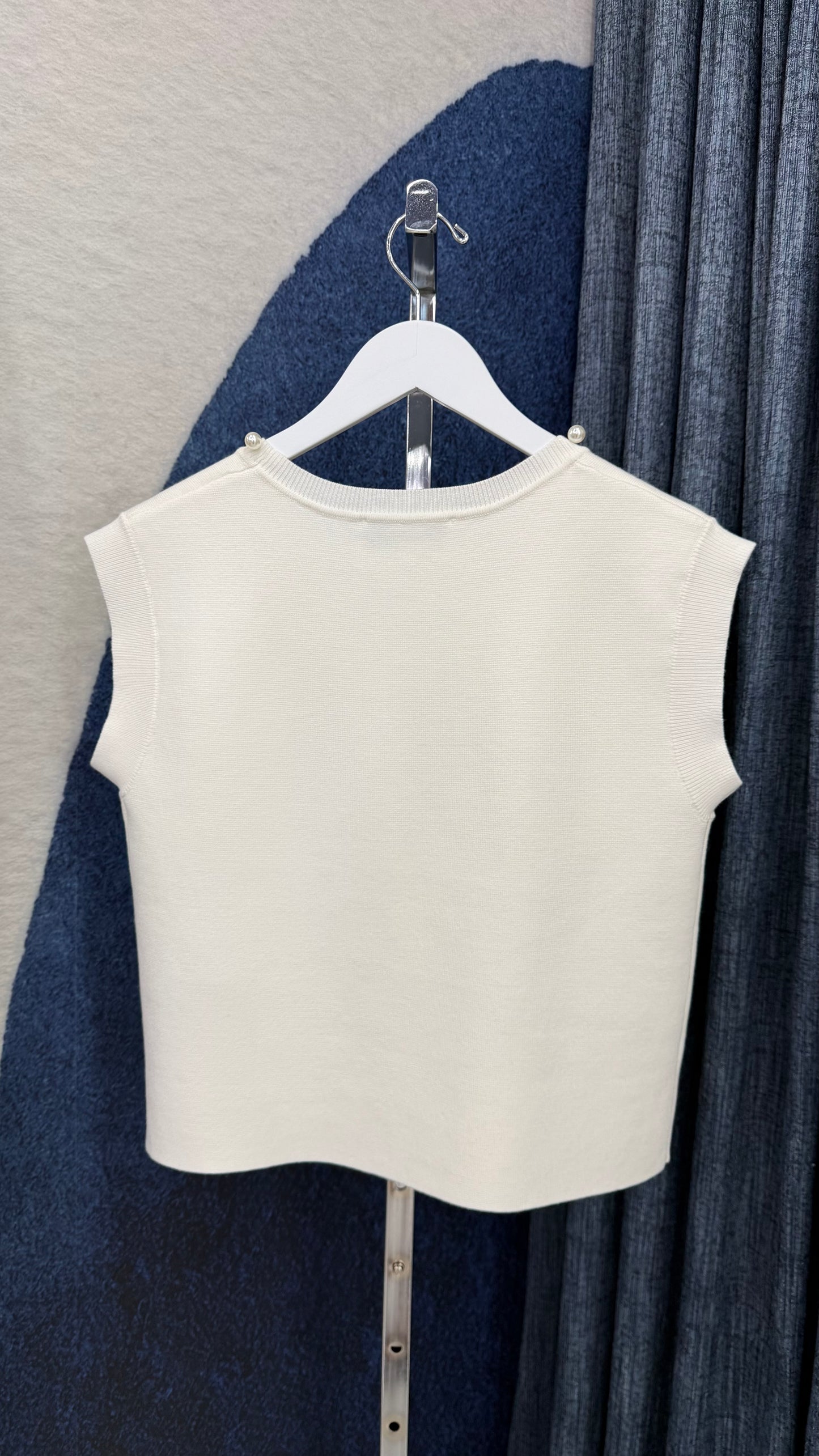 Pearls Neck knit Top Off White