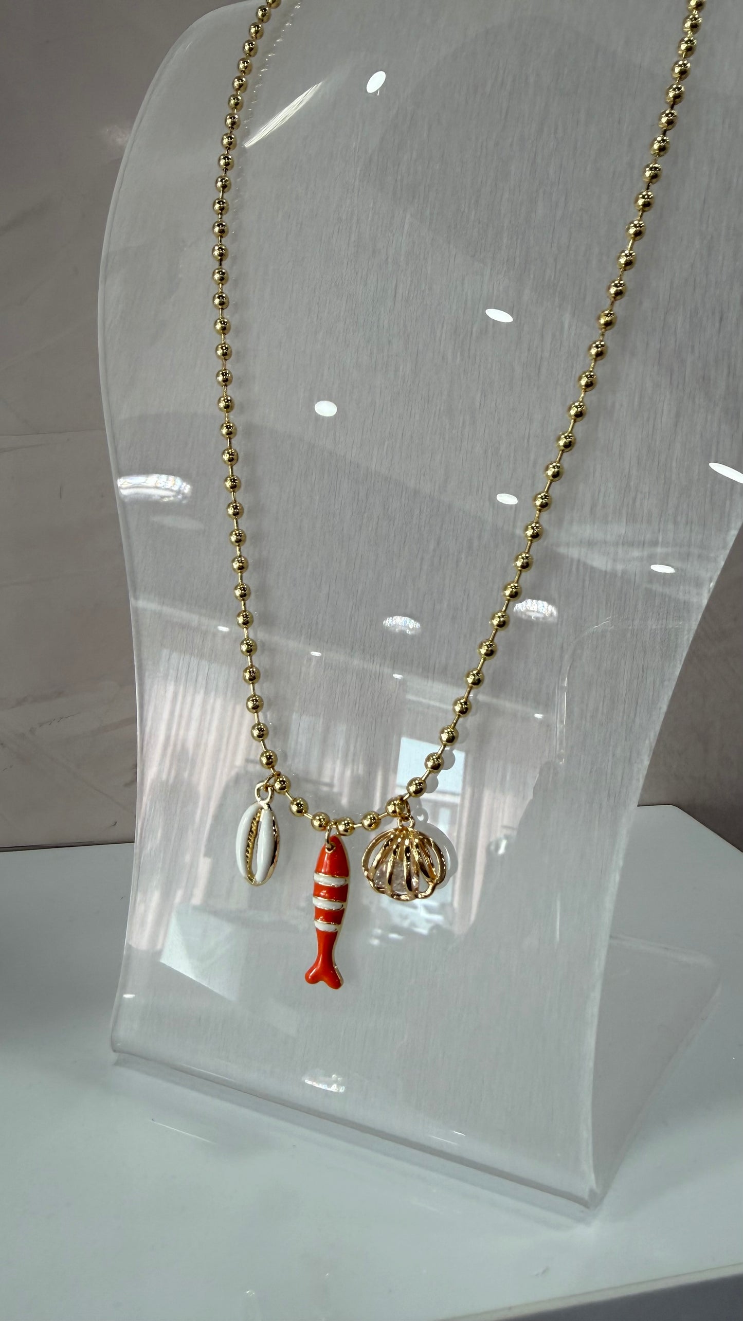 Coral Catch Necklace