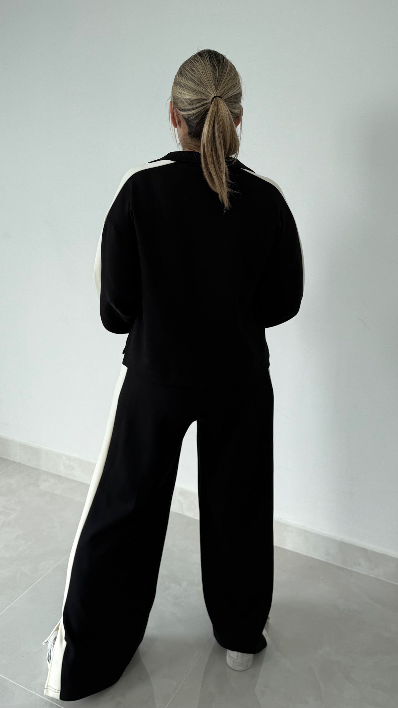 Long Sleeve Contrast Top & Pant Black/Ivory