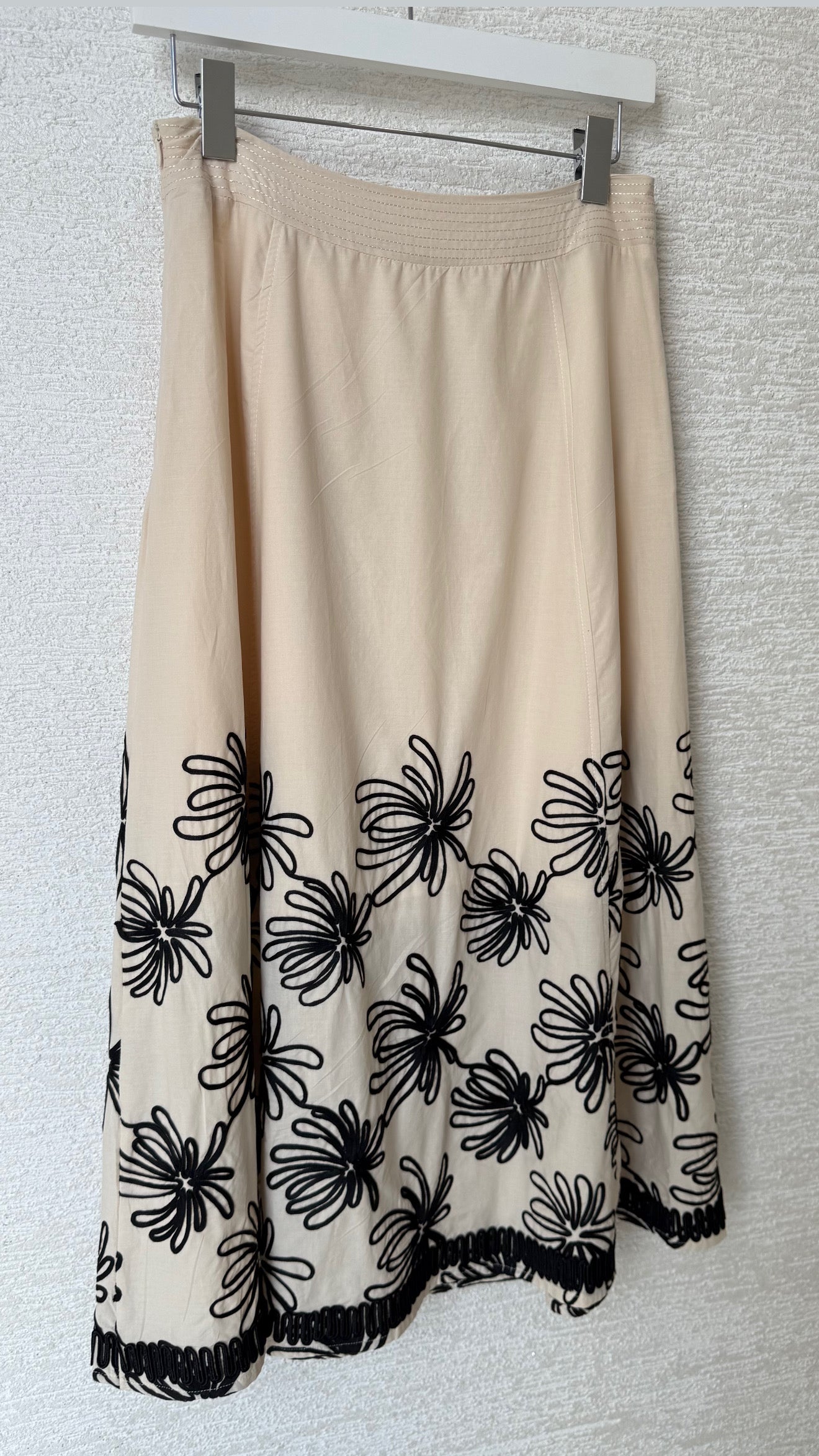 Embroidery Midi Skirt Beige