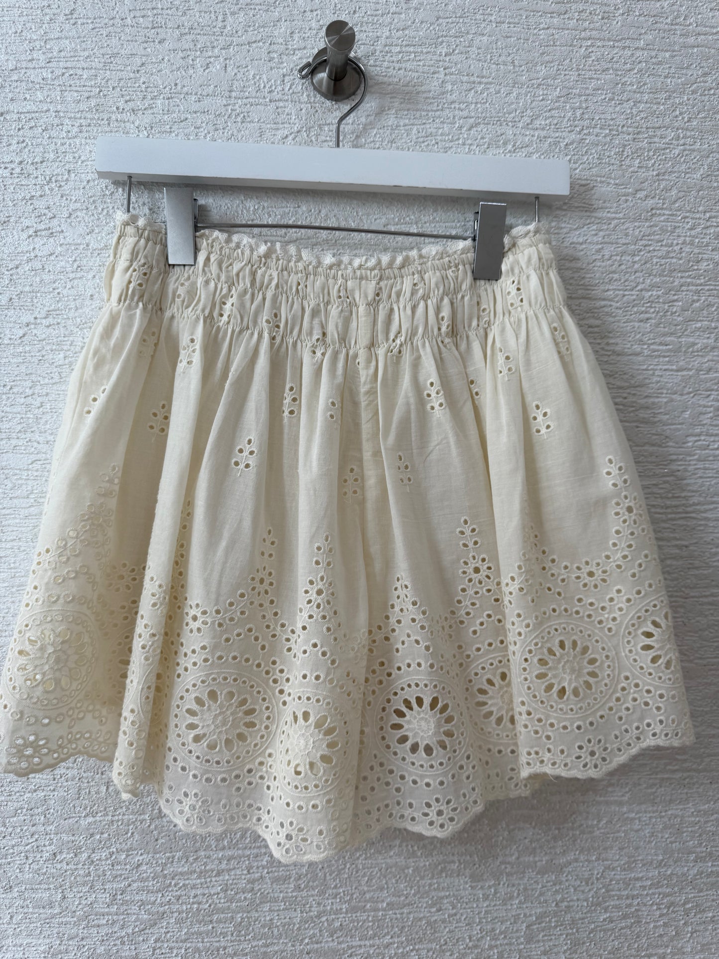Eyelet Short Ivory
