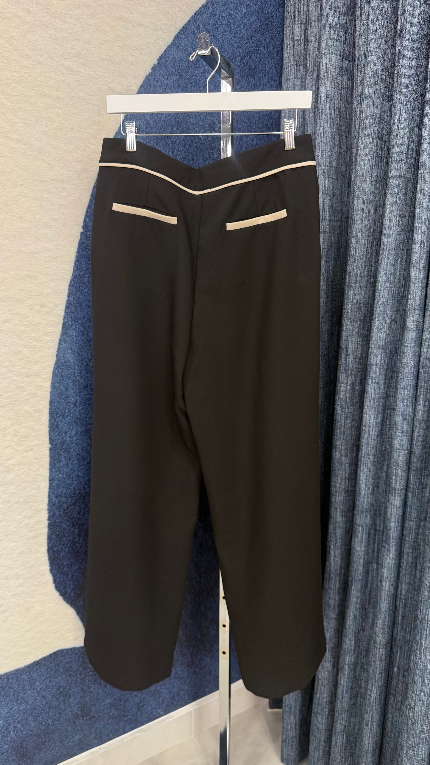 Contrast Straight Leg Pants Black