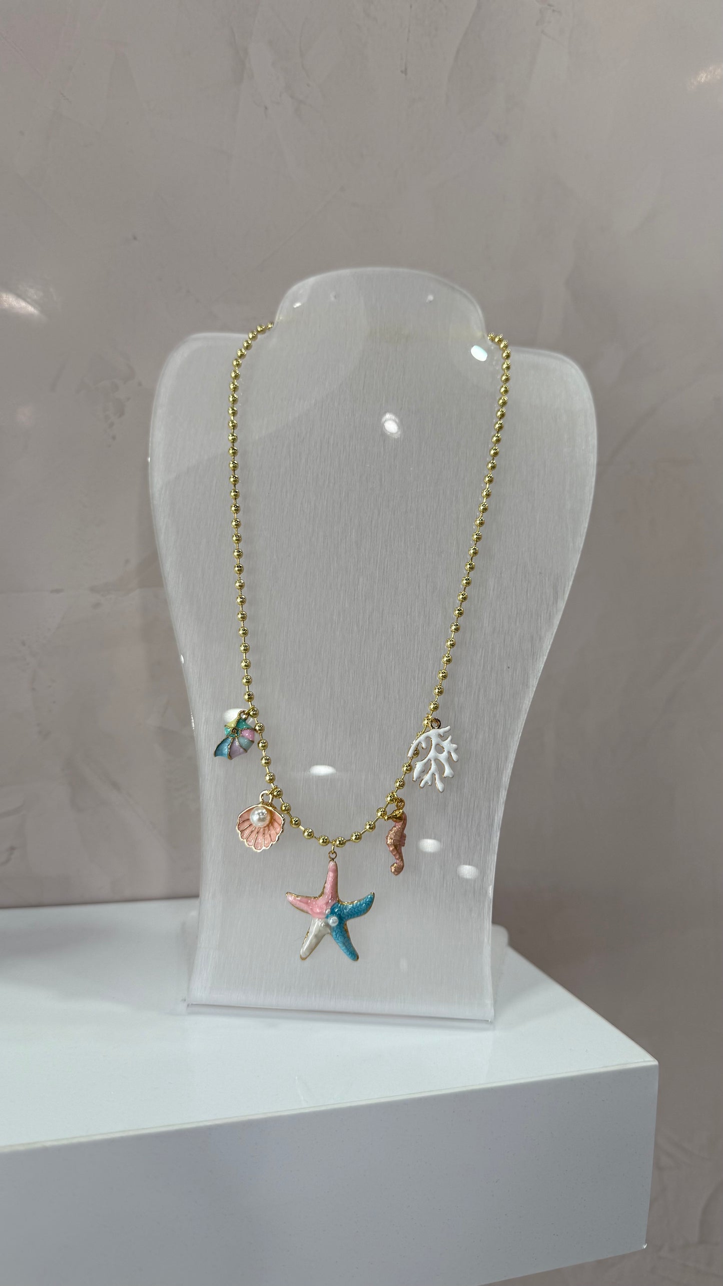 Sea Life Necklace Gold Pleated