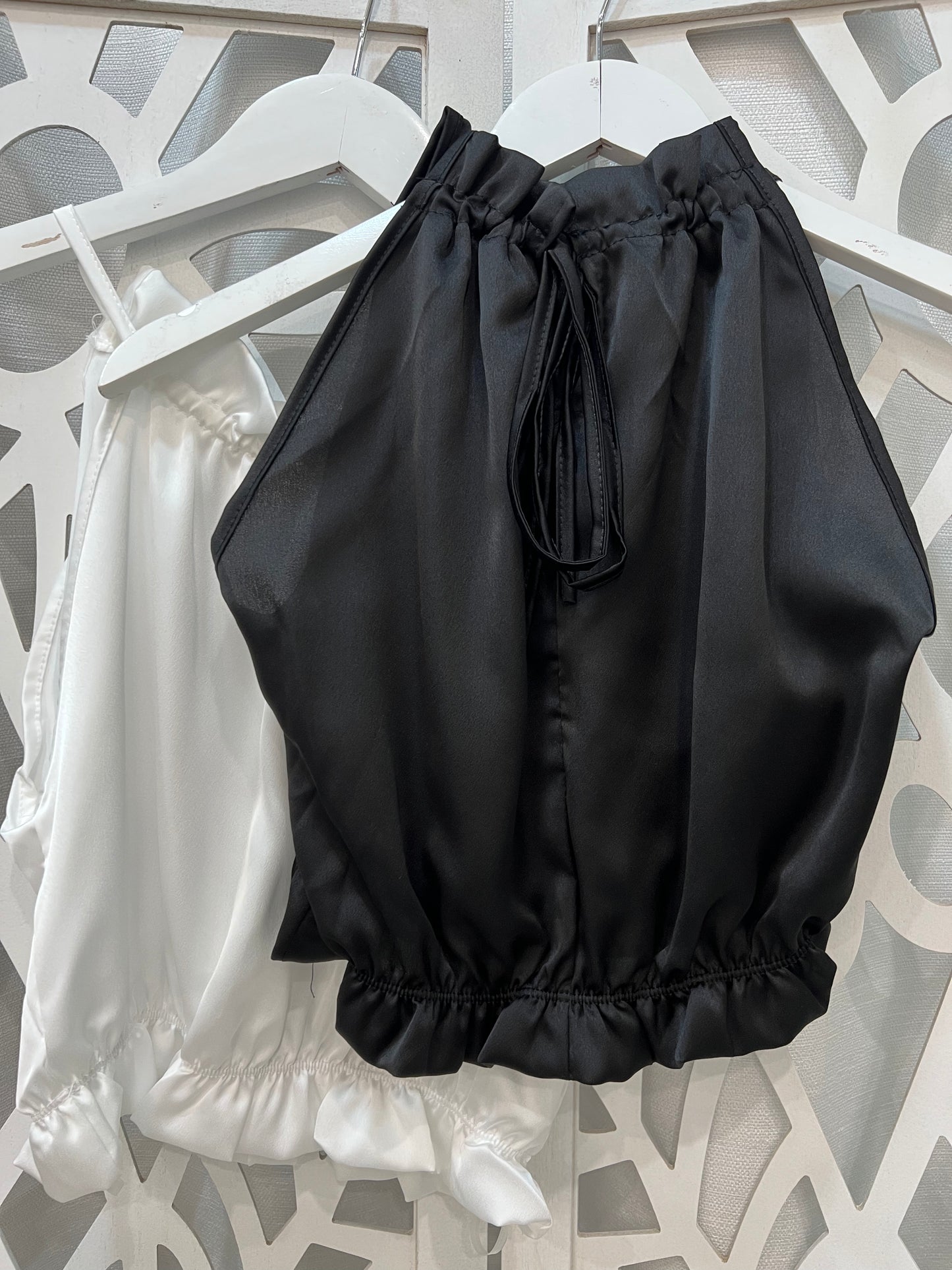 Satin Crop Top - Runs true to size Italia ๐ฎ๐น Collection