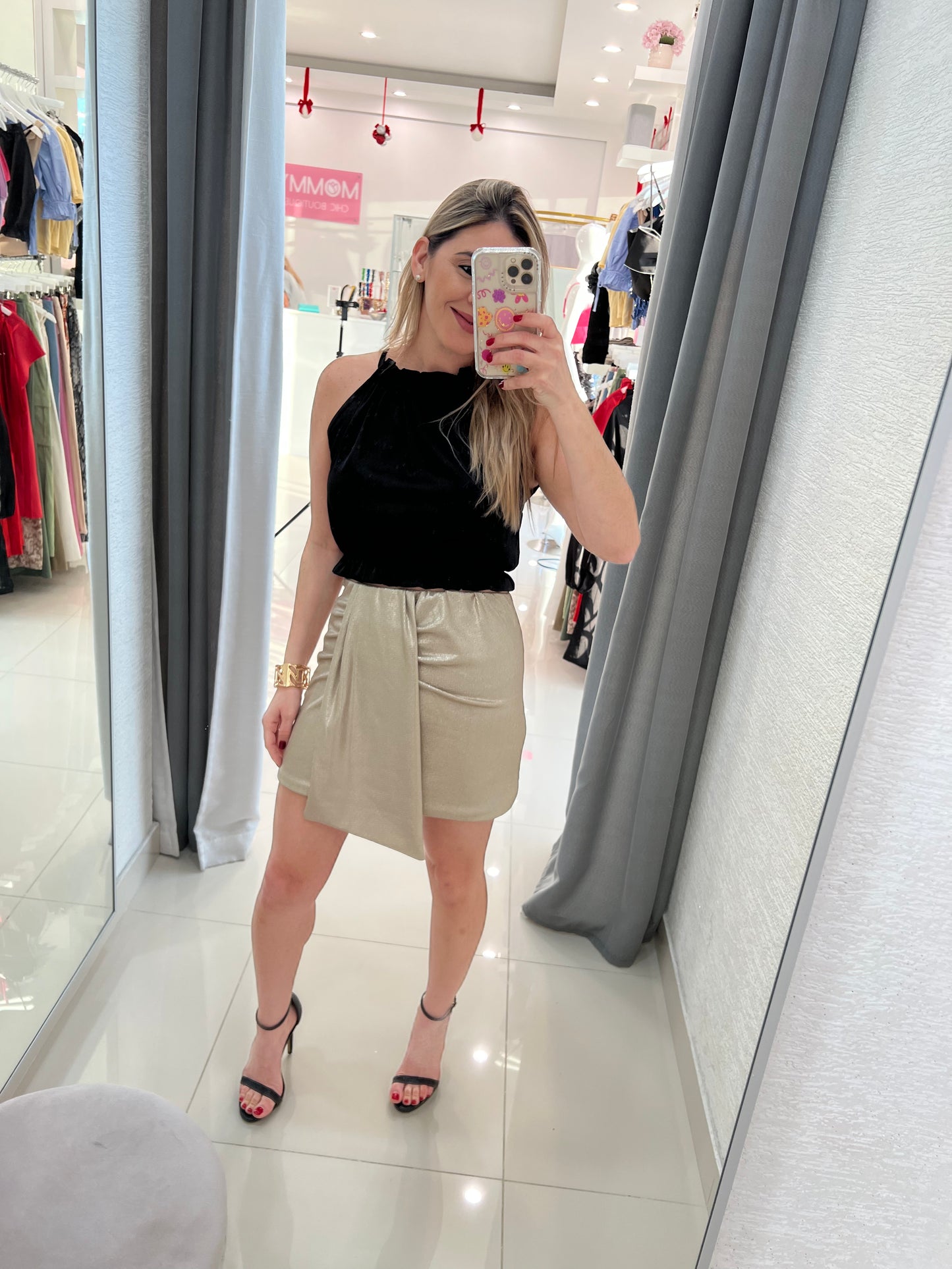 Metallic Gold Skirt - Italia ๐ฎ๐น Collection Model wearing SM