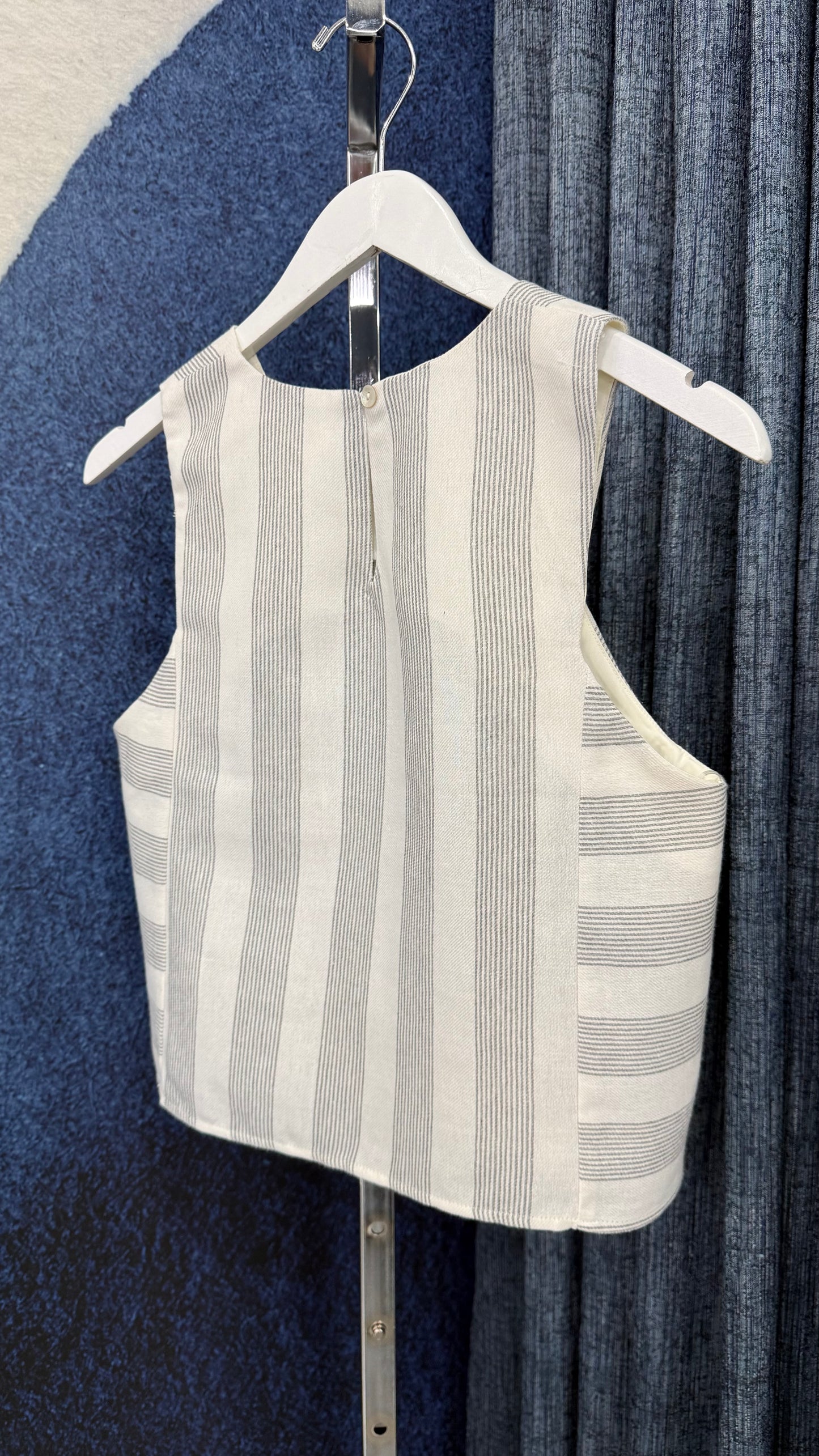 Sleeveless Top & Midi Skirt Top Gray / Cream