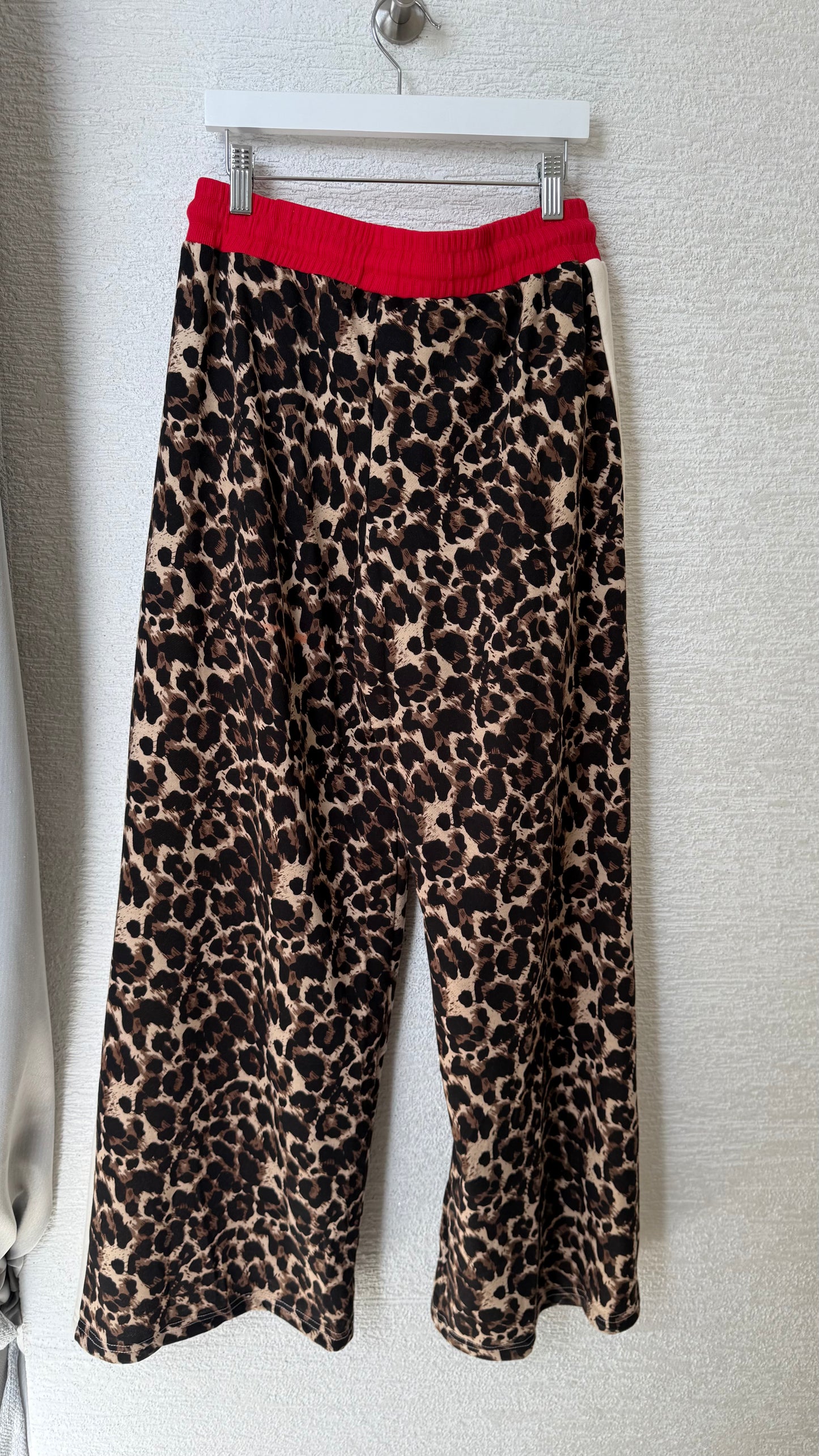 PRE ORDER 8.8.25 Animal Print W/Contrast Pant