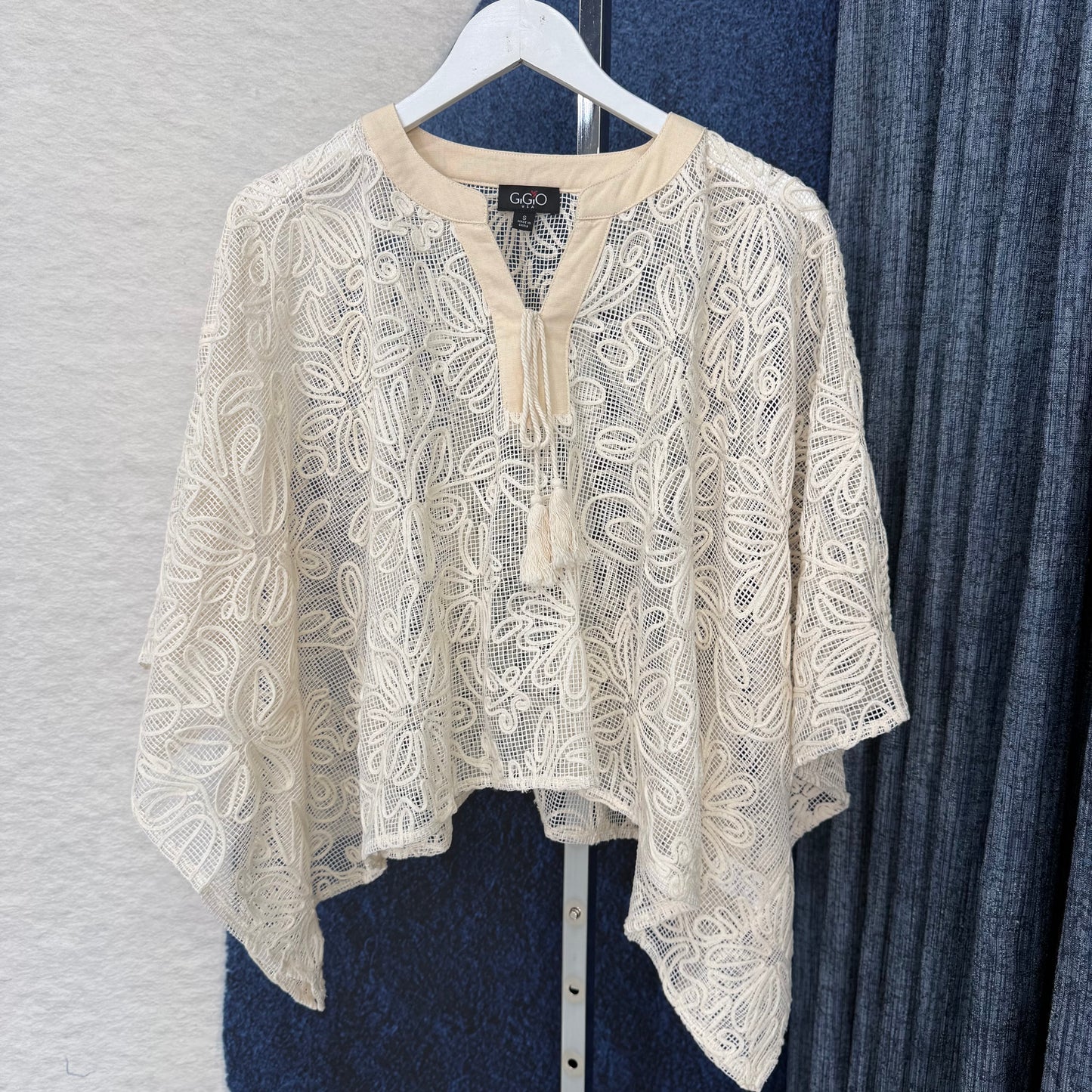 Embroidery Sleeve Top