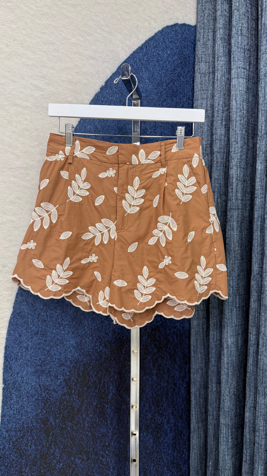 Embroidery Camel Short