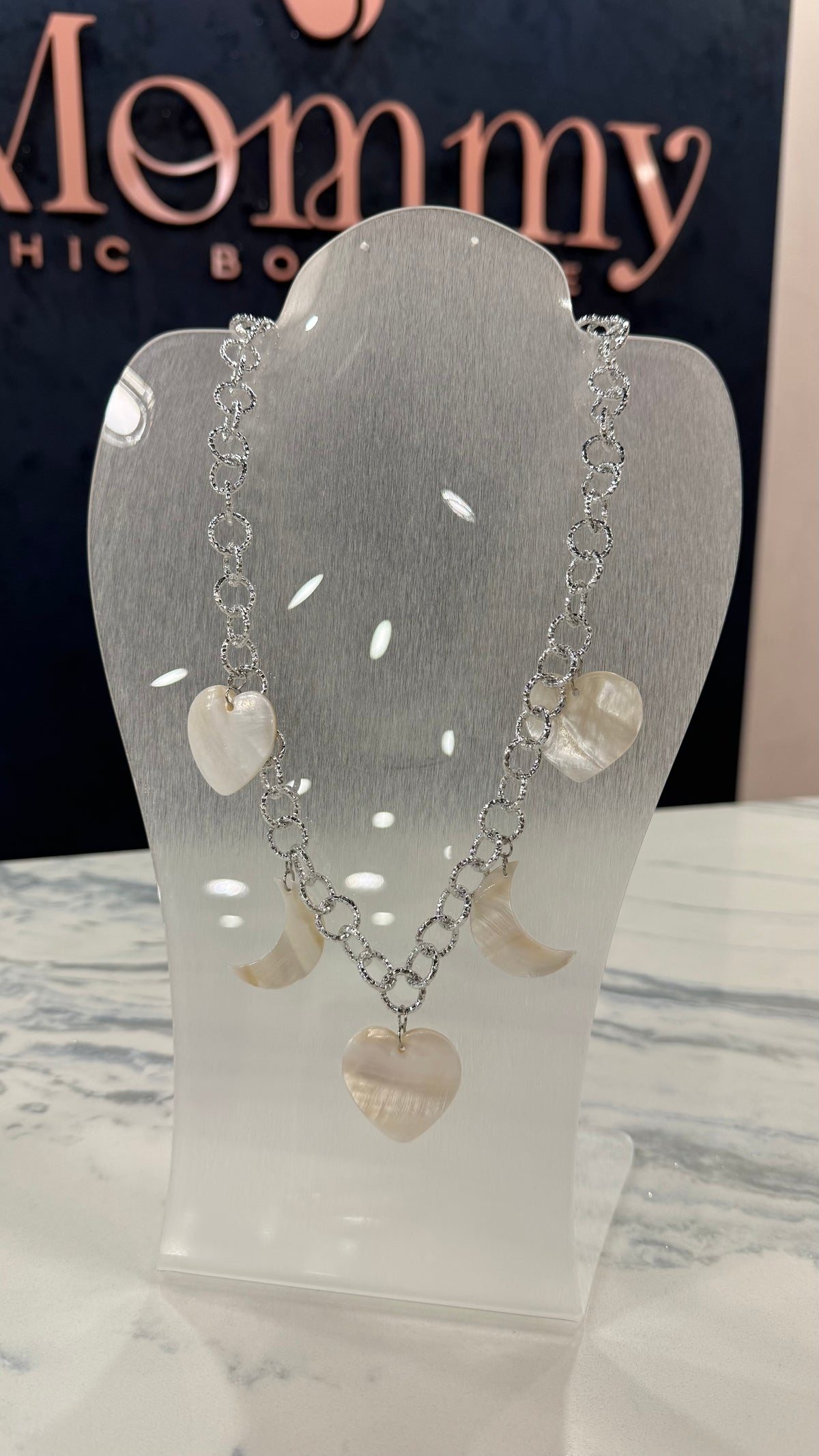 Nácar Moon & Heart Necklace