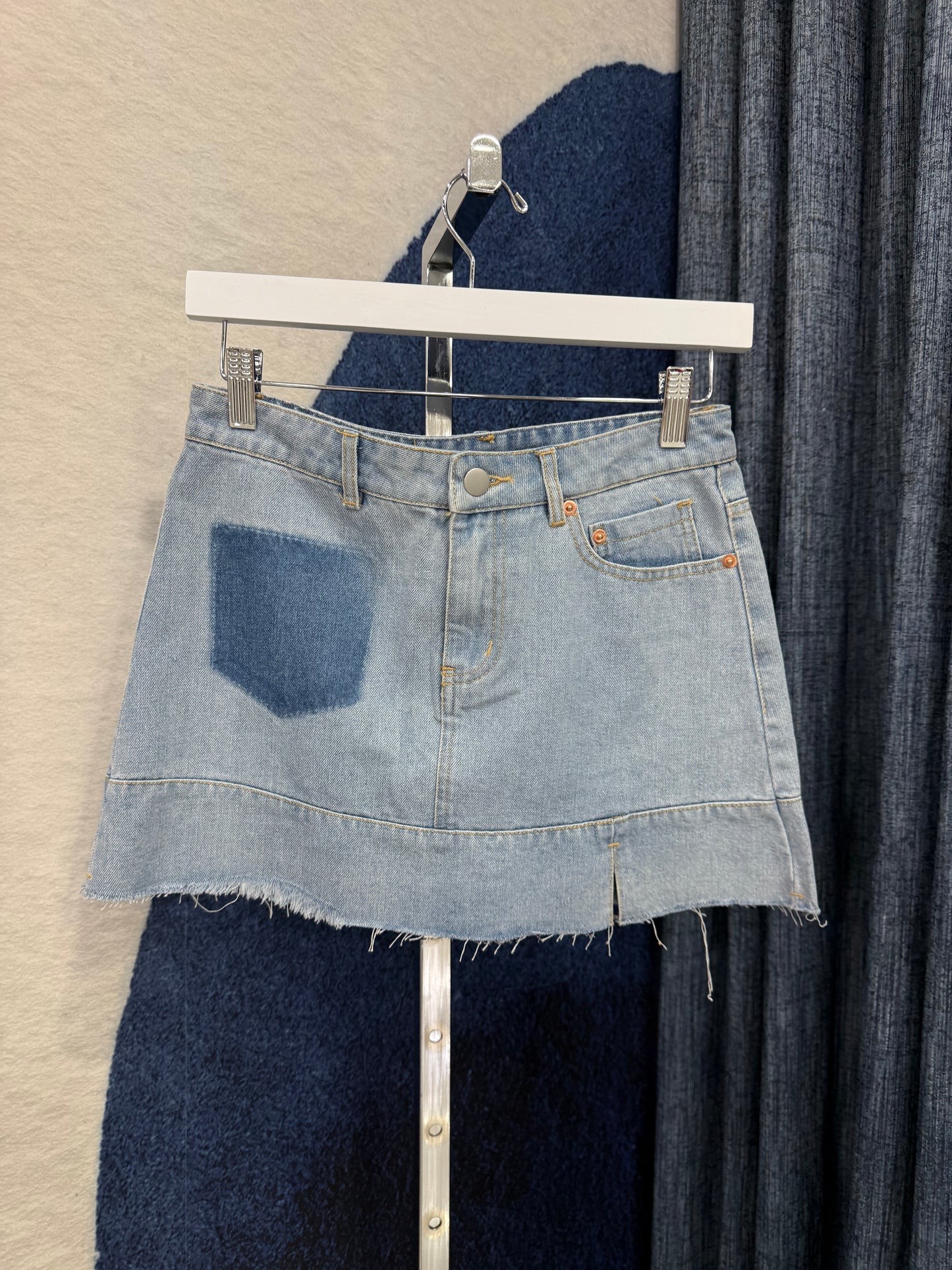 Denim skirt ( Corre pequeña )