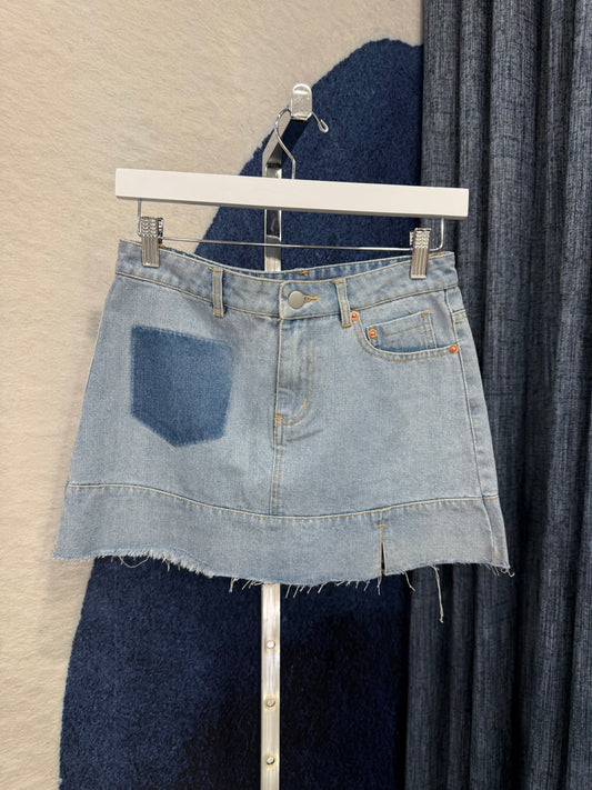 Denim skirt ( Corre pequeña )