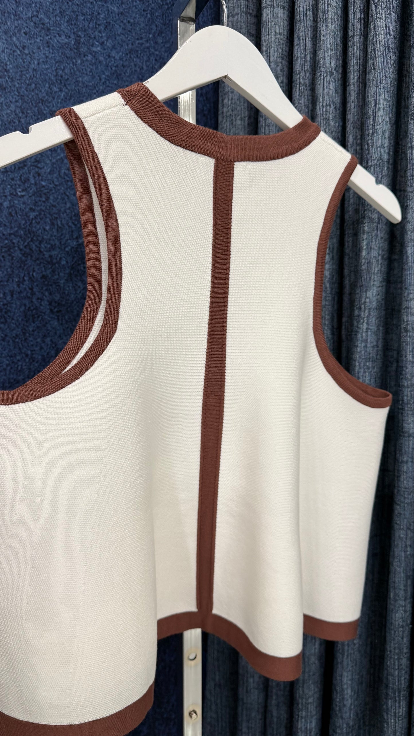 Sleeveless Contrast Top White / Coconut