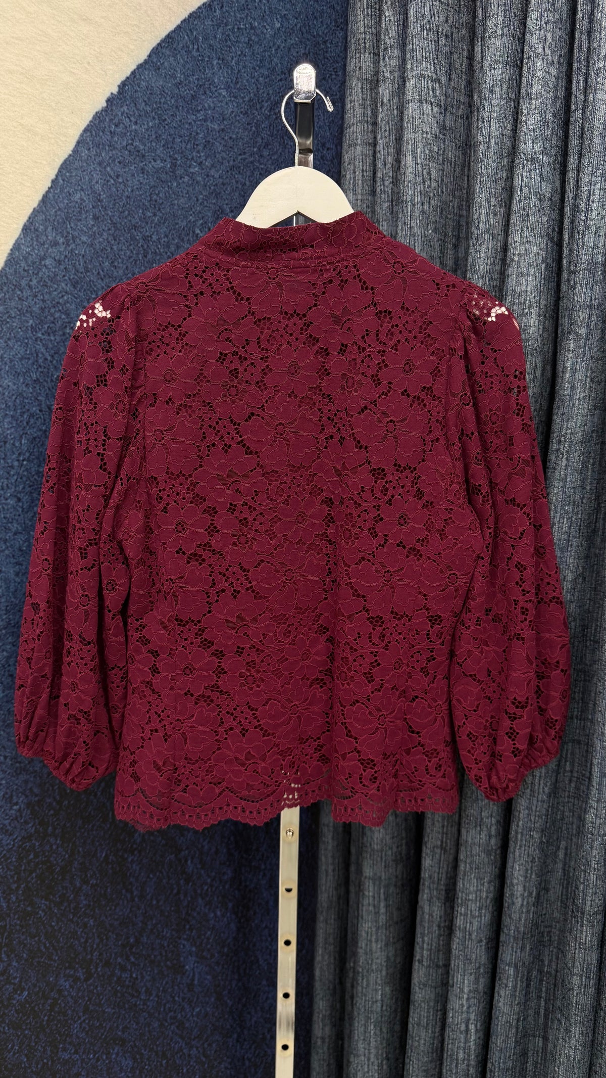 3/4” Sleeve Mandarín Top Burgundy