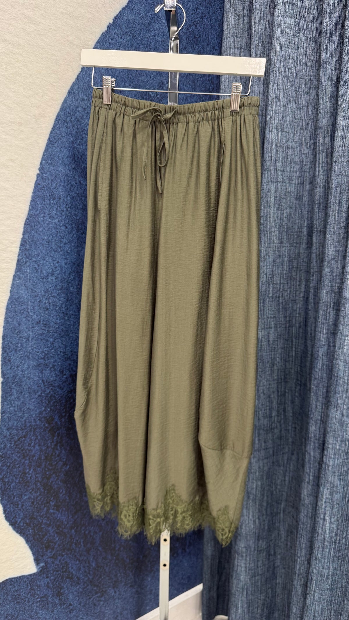 Barrel With Lace Light Weight Pant Olive
