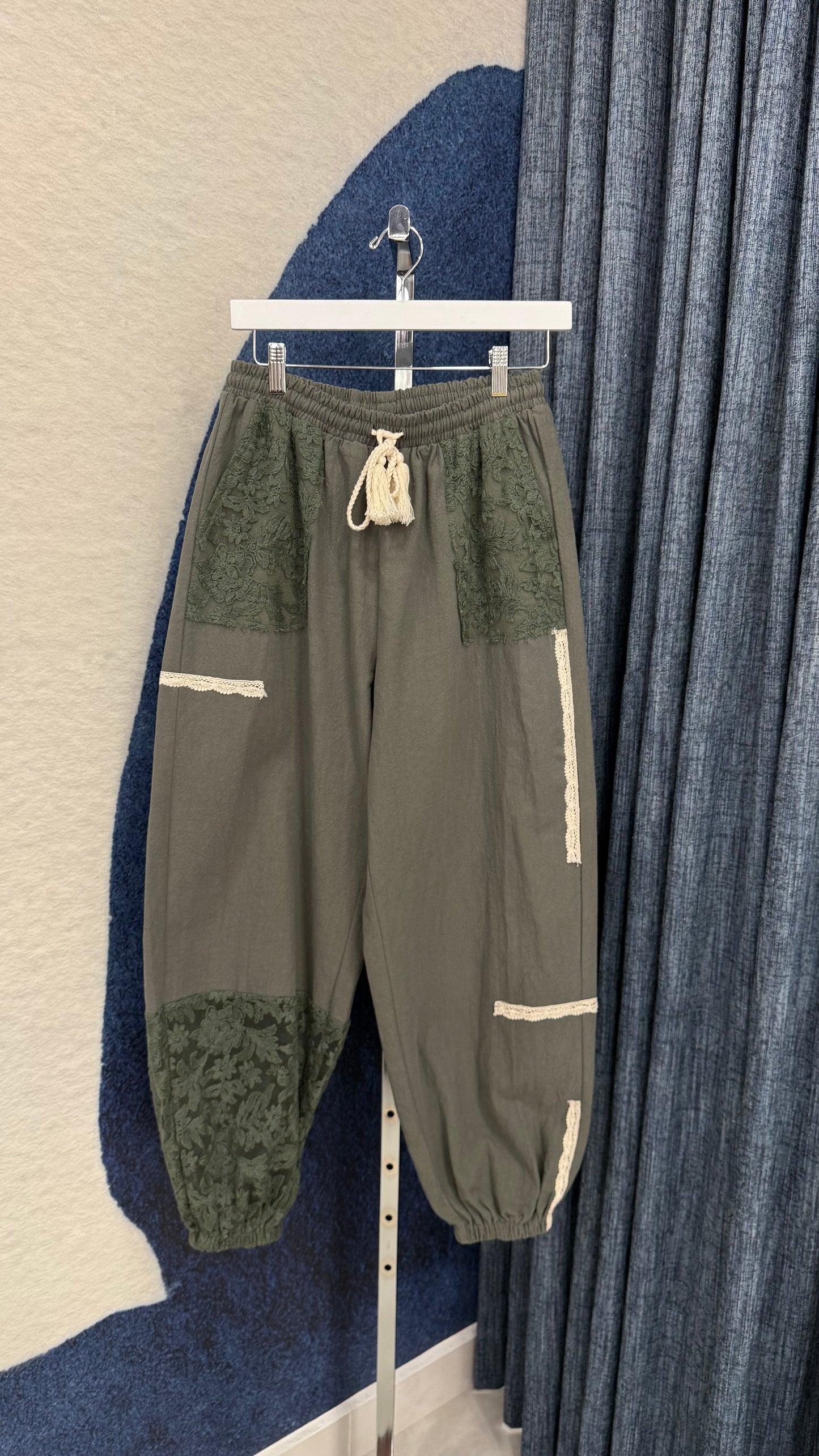 Lace Detail Jogger Pant Olive