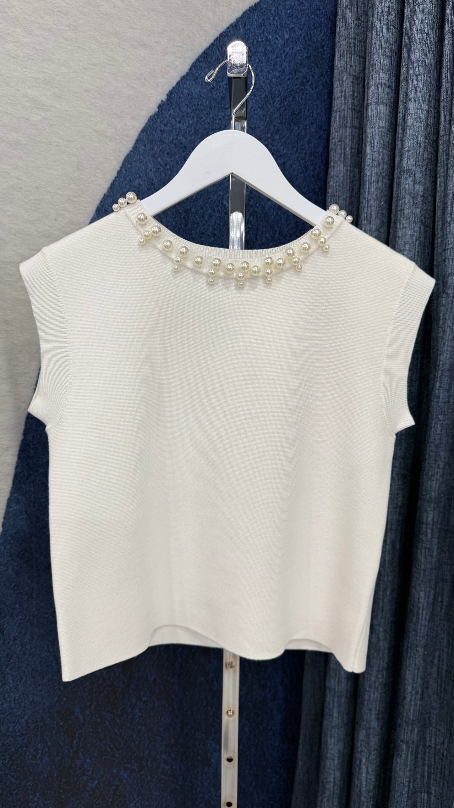 Pearls Neck knit Top Off White