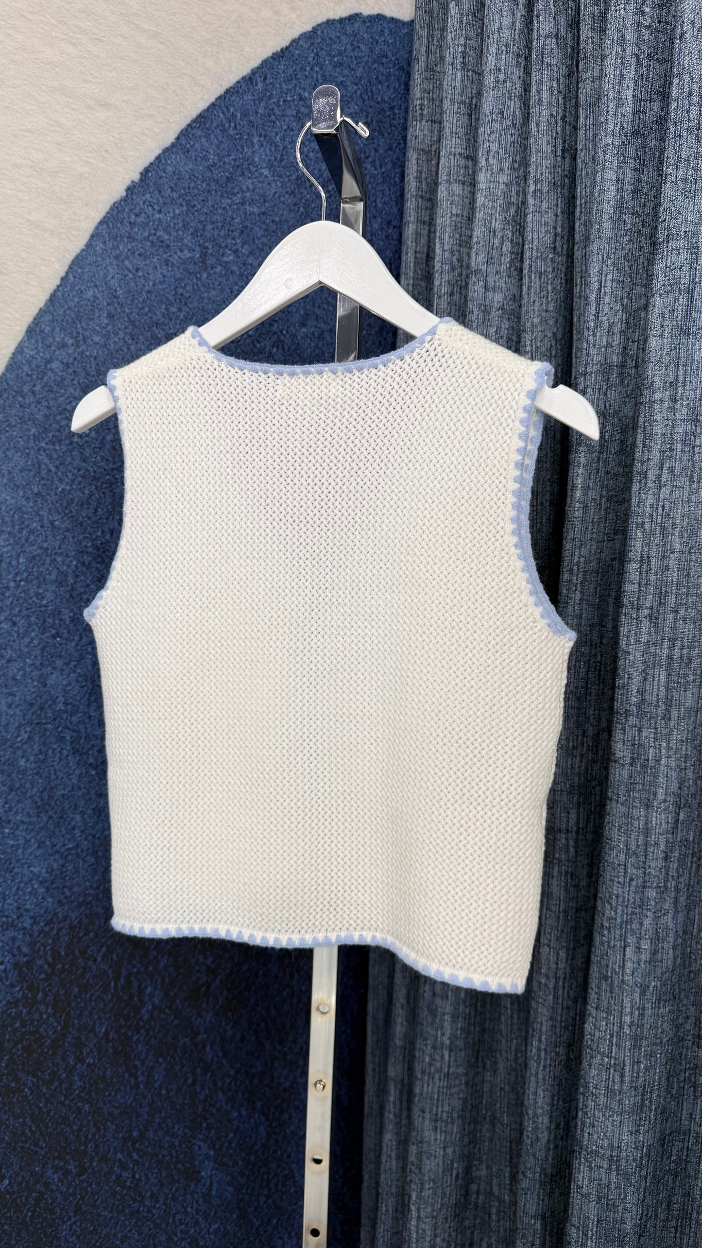 Vest Top Knit With Star White