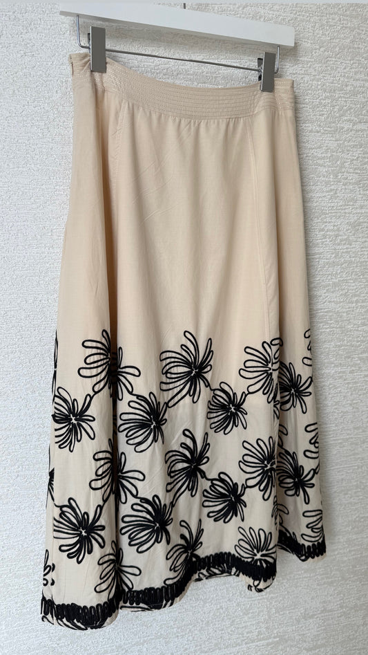 Embroidery Midi Skirt Beige