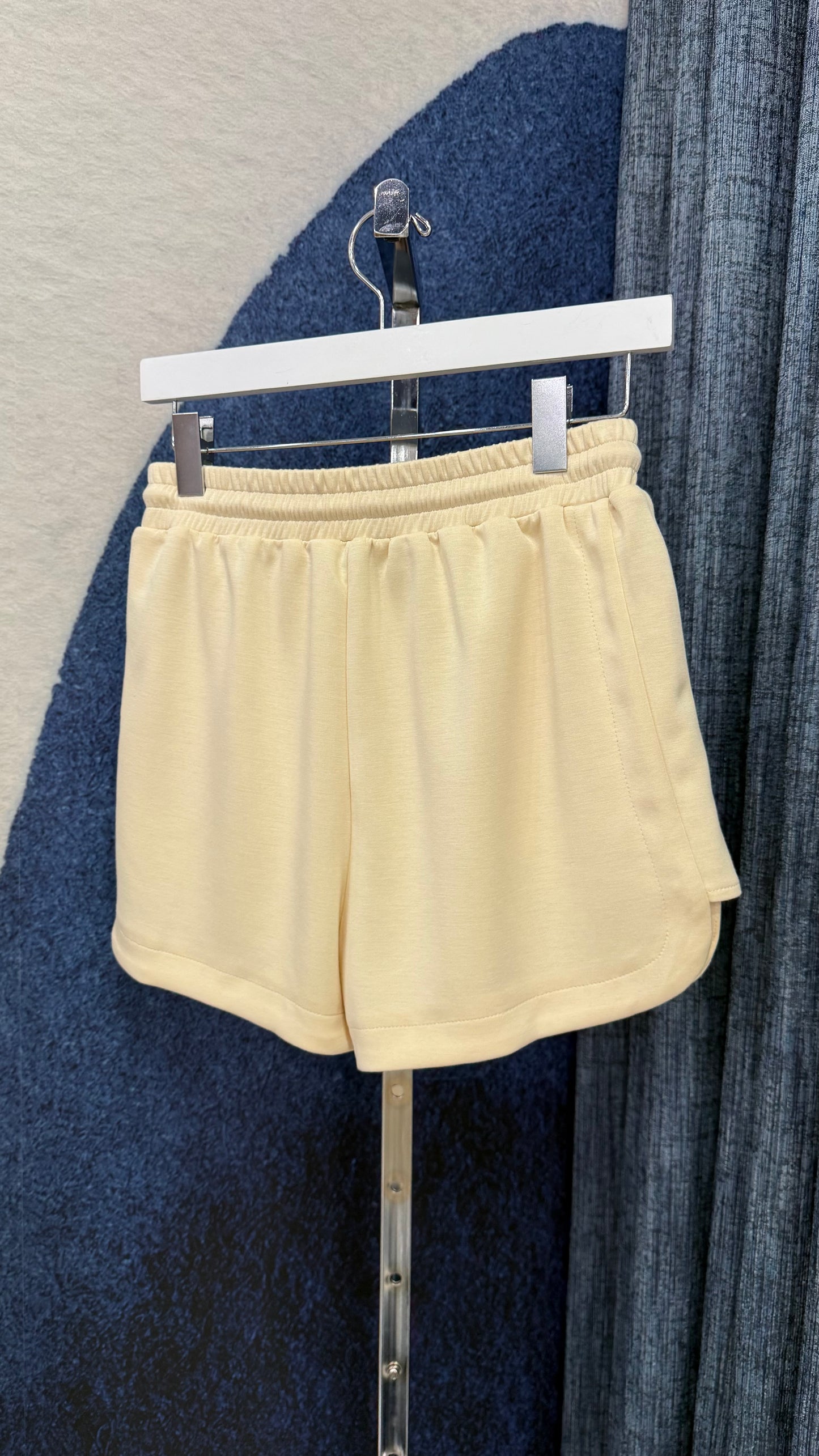Sweatshirt & Short Set Yellow