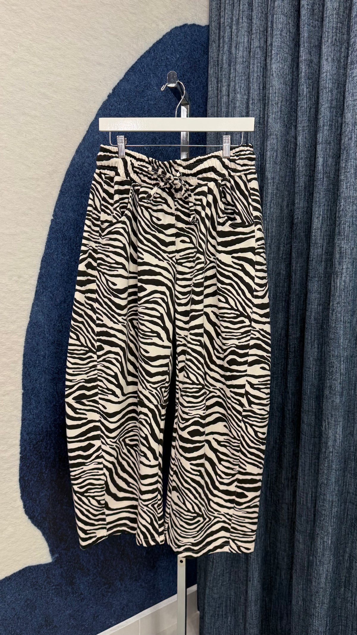 Barrel Zebra Printed Pant