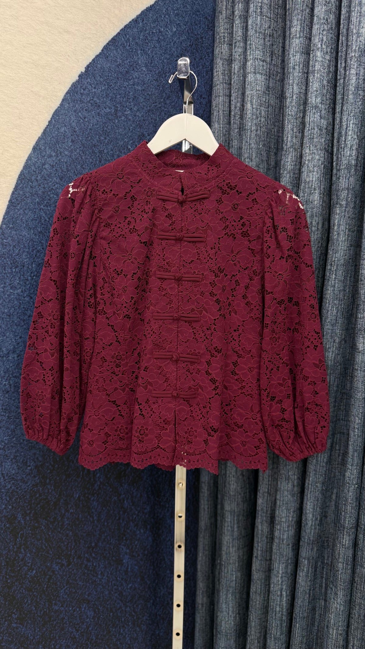3/4” Sleeve Mandarín Top Burgundy