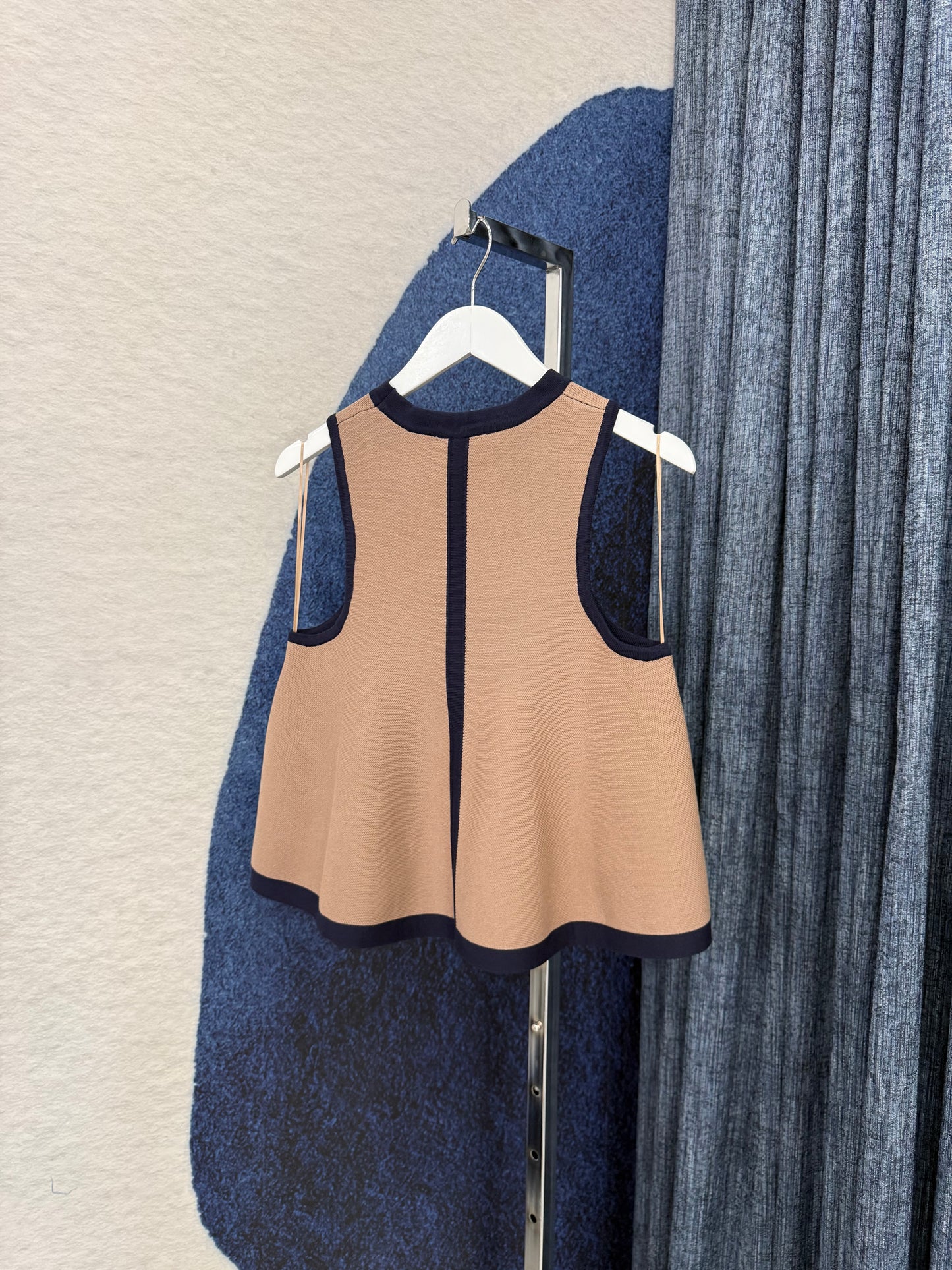 Contrast Sleeveless Top Brown / Navy