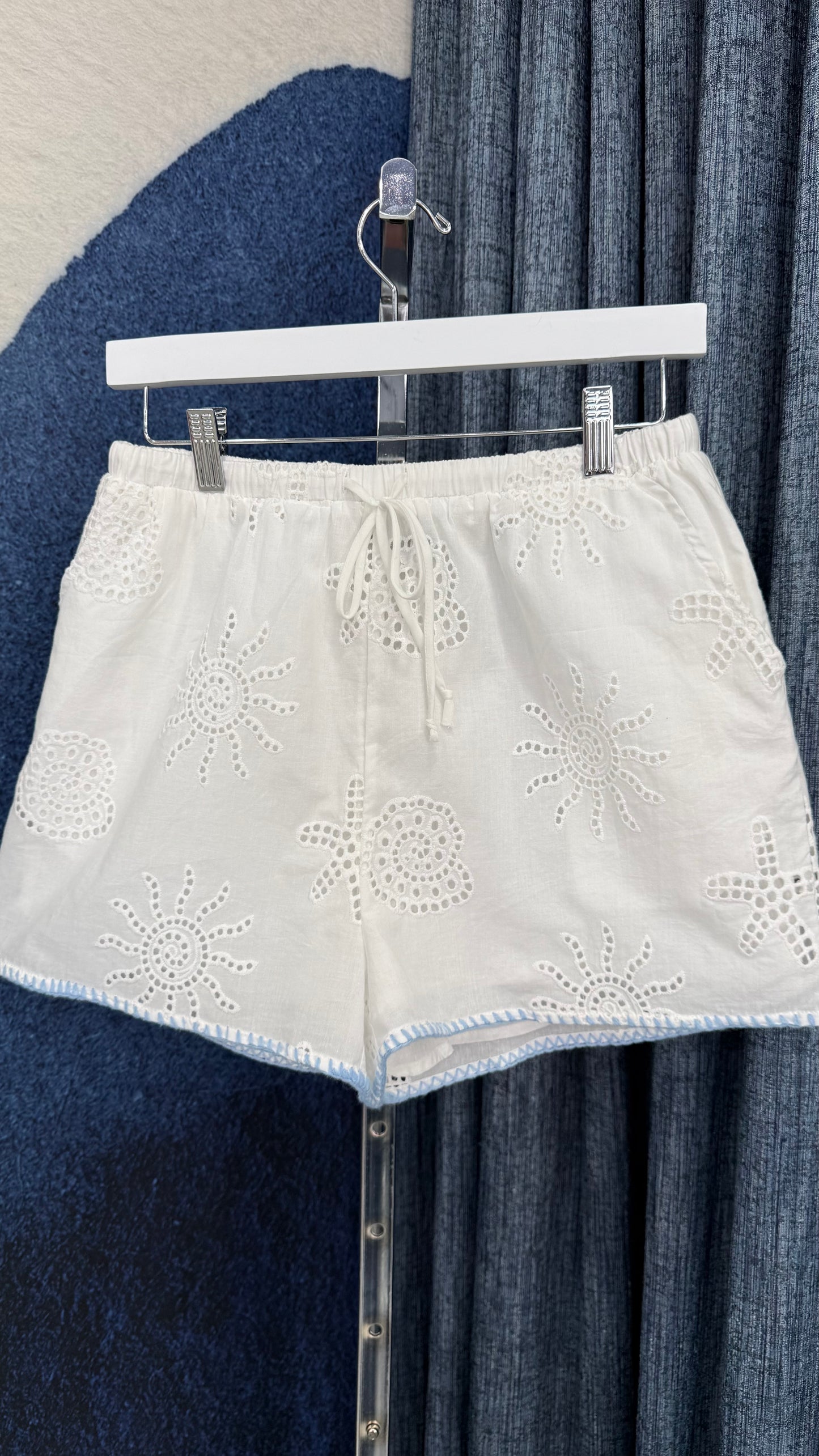 Resort / Vacation Sea Shell Set White