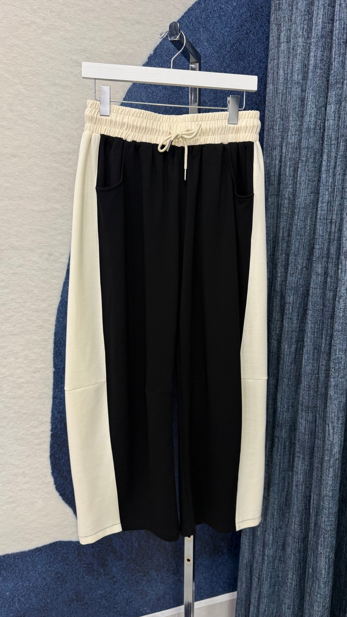 Cloud Contrast Pant Black