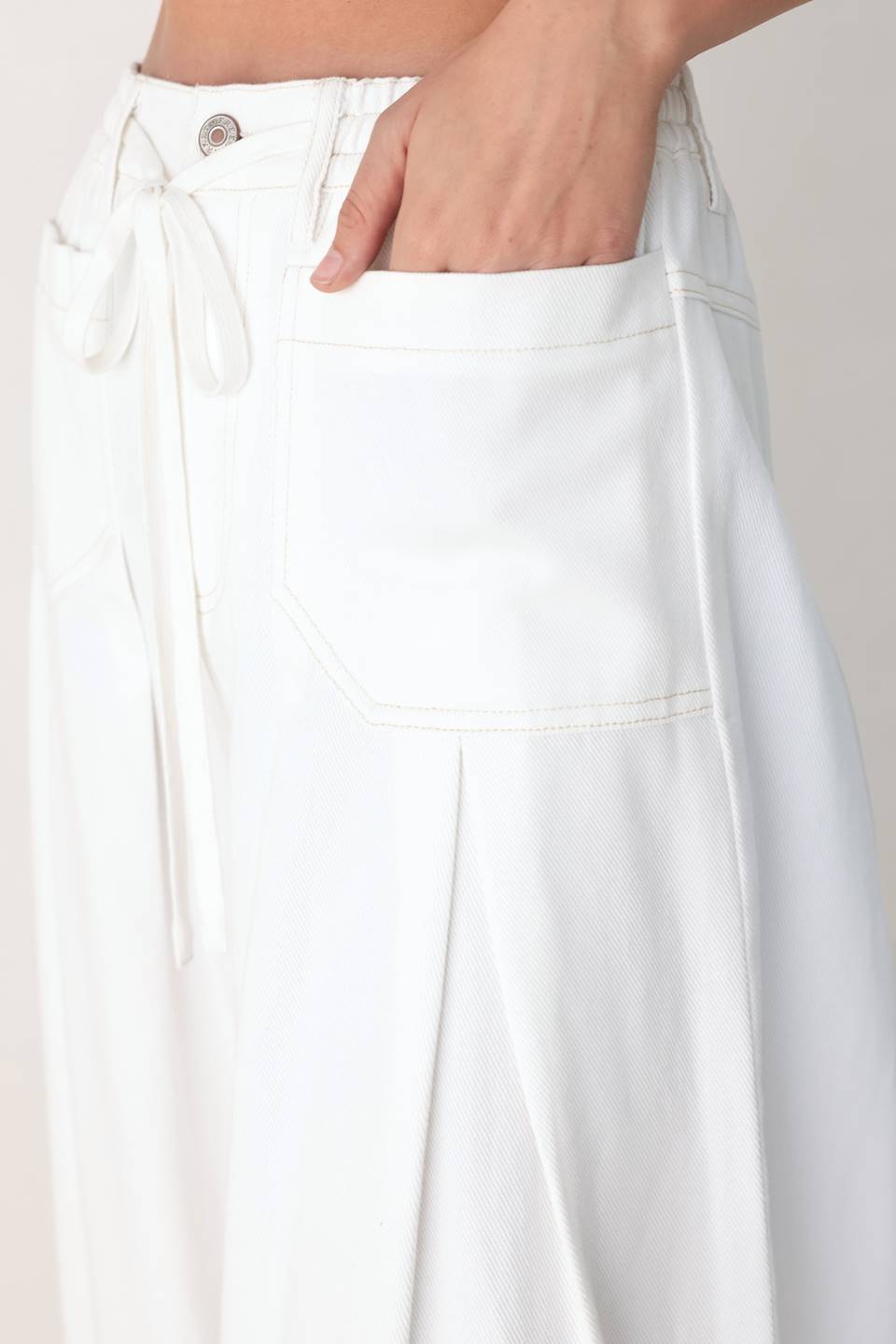 Pleated Wide Leg Denim Pant Off White