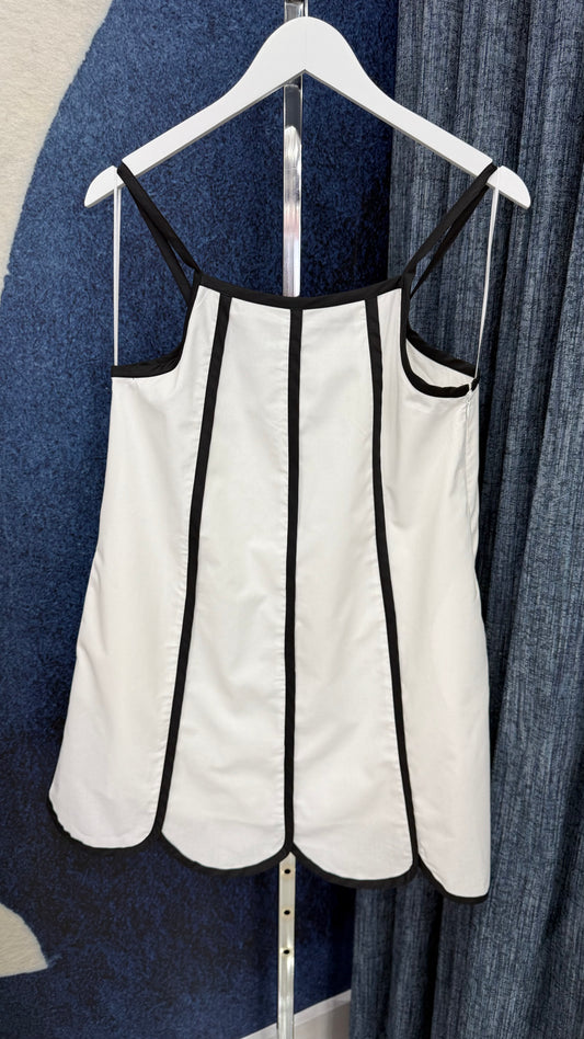 Contrast Scallop Dress White
