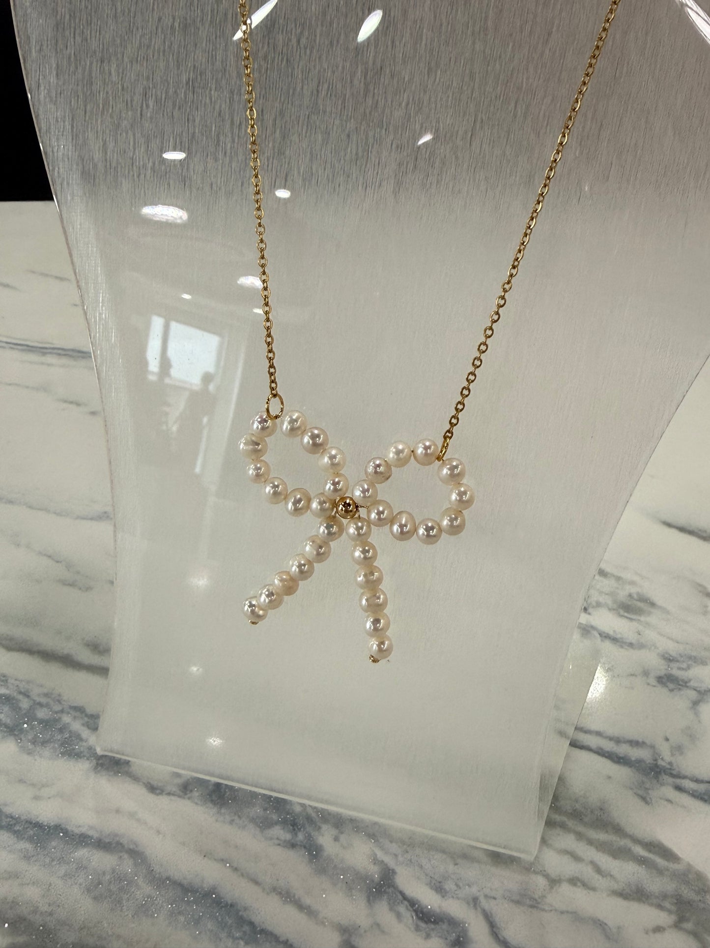 Custom Pearls Bow Necklace