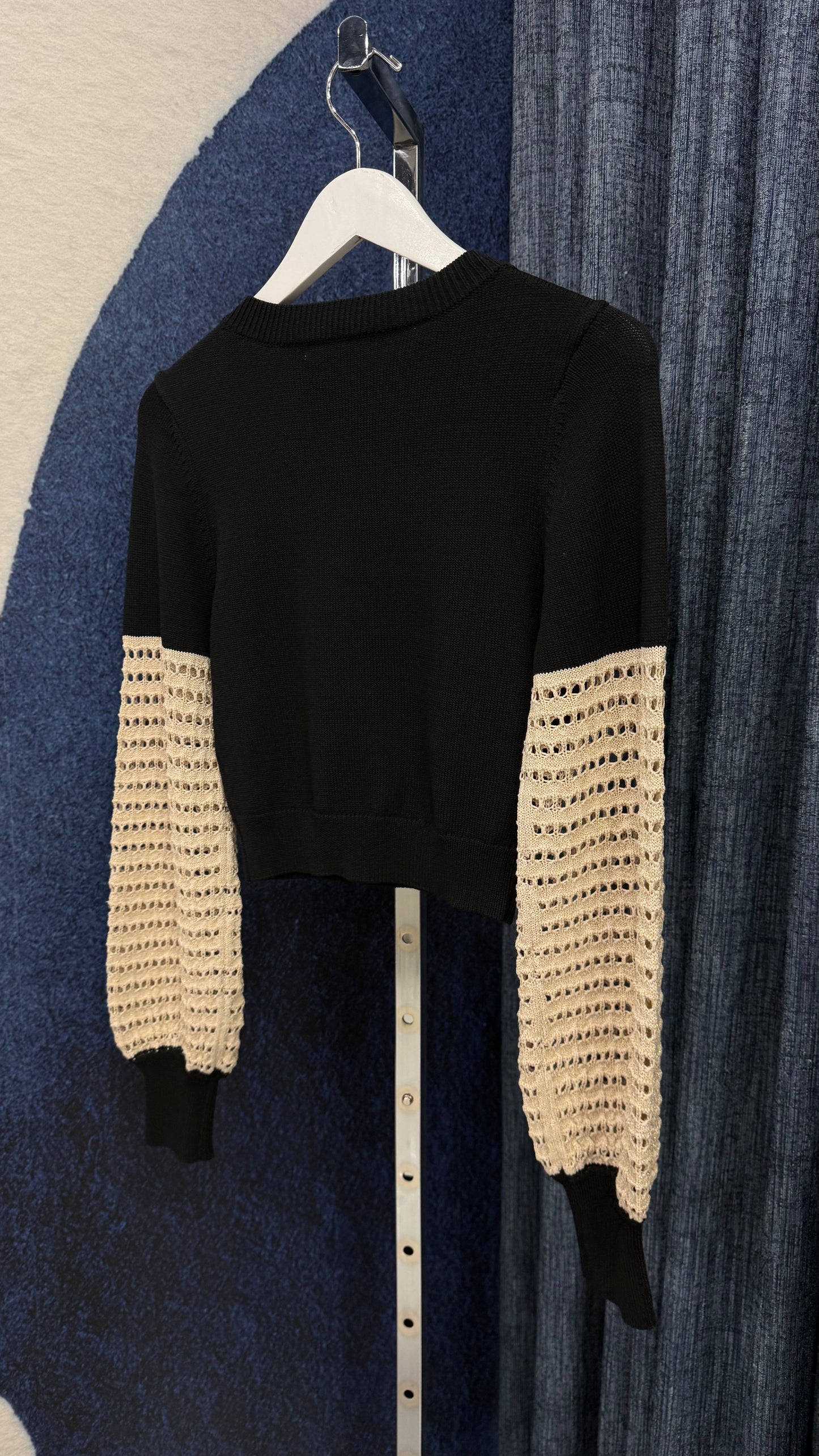 Embroidery Long Sleeve Crop Sweater